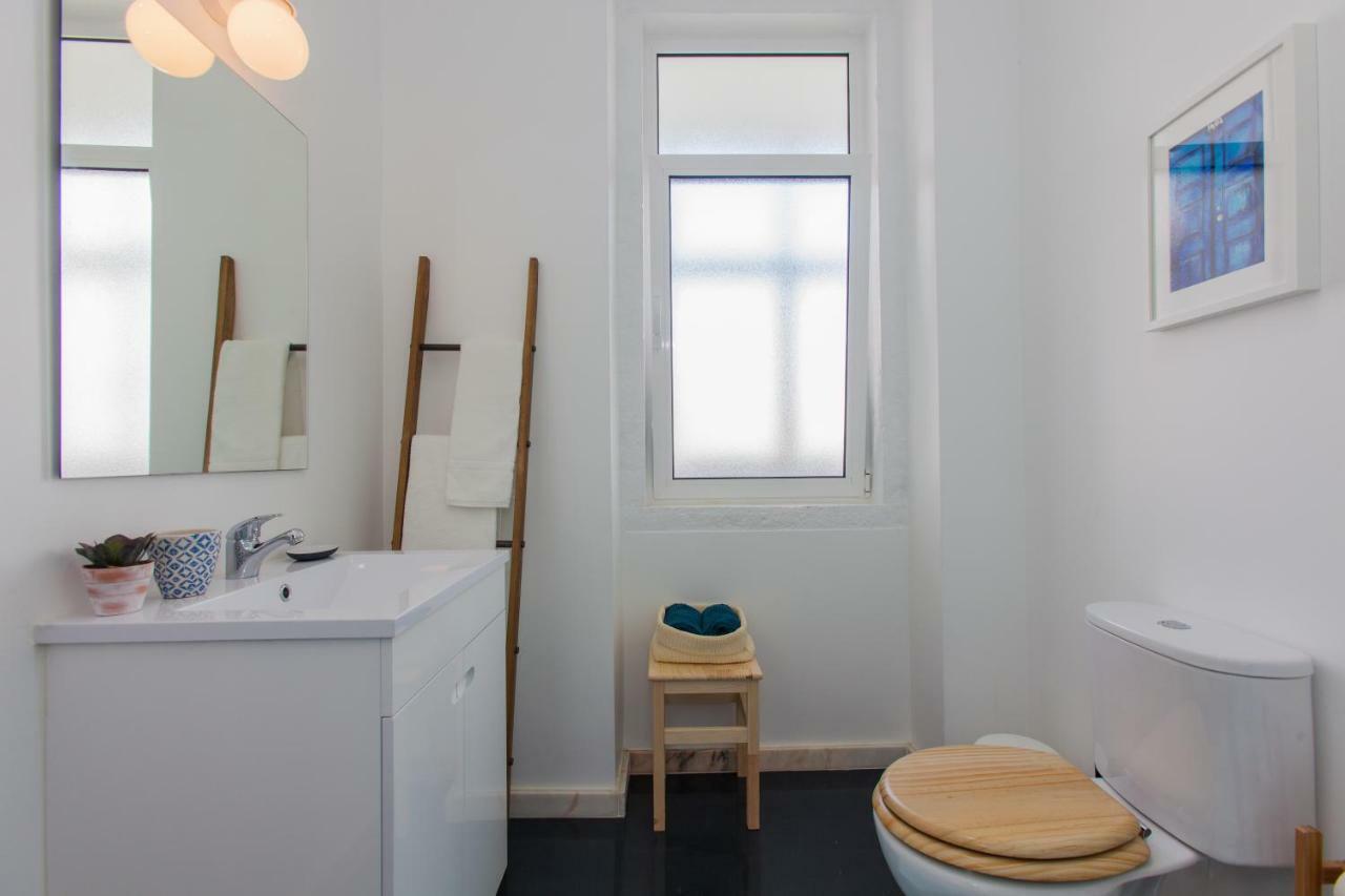 Typical Light Filled Graca Apt W Ac, By Timecooler Lisbon Exterior photo